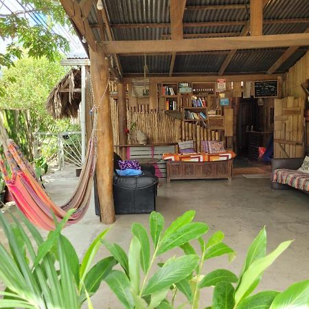 Roots Family Pansiyon Puerto Viejo de Talamanca Dış mekan fotoğraf