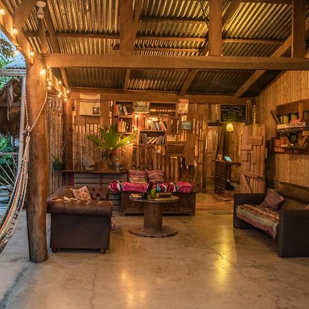 Roots Family Pansiyon Puerto Viejo de Talamanca Dış mekan fotoğraf