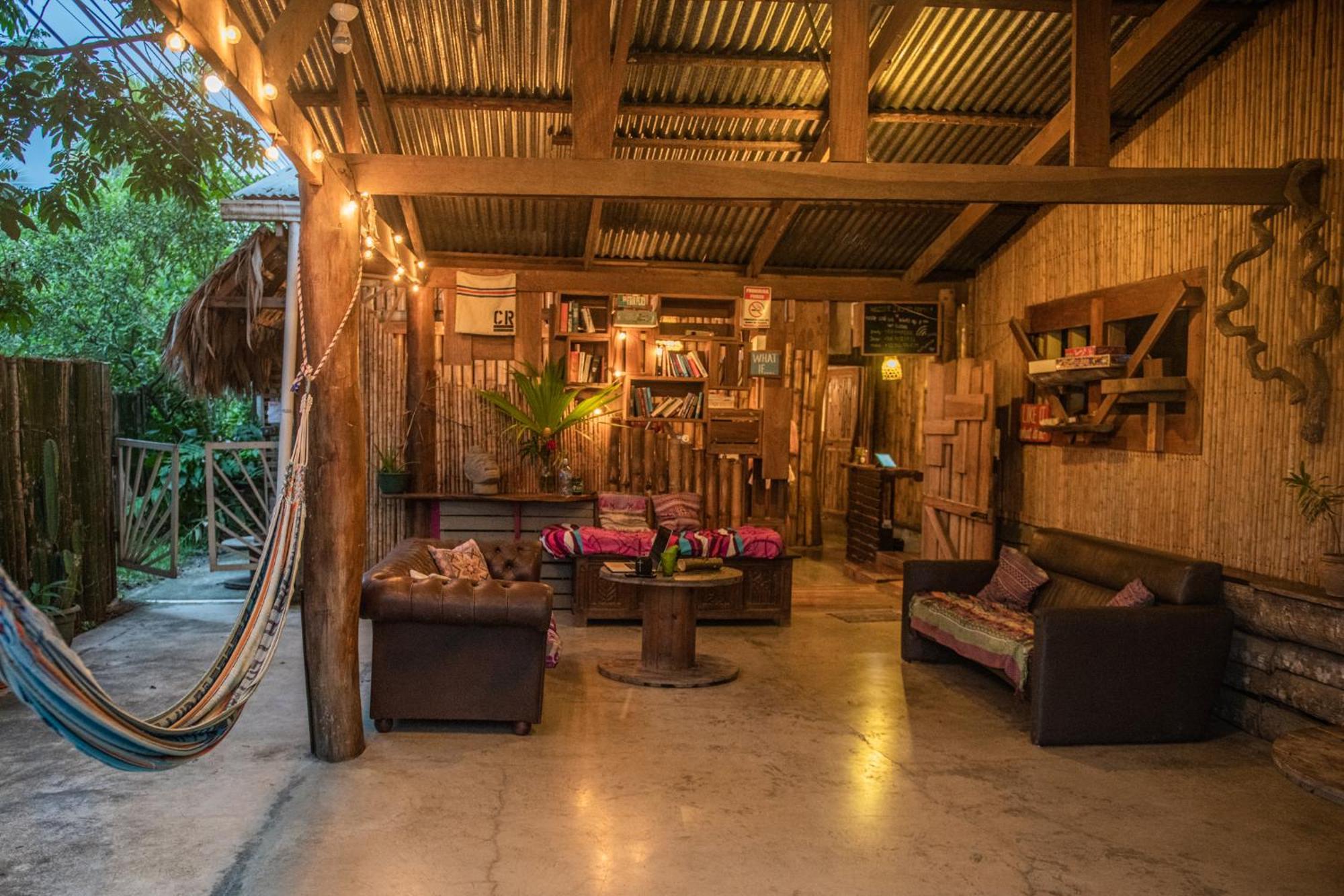 Roots Family Pansiyon Puerto Viejo de Talamanca Dış mekan fotoğraf